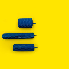 Свічка з вощини синя (20 см)