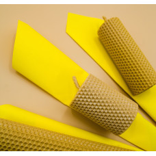 Свічка з вощини жовта (20 см)