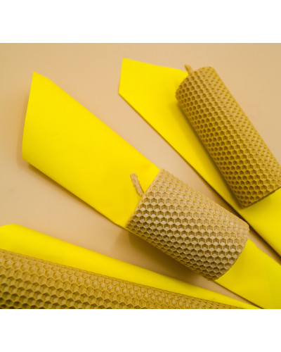 Свічка з вощини жовта (20 см)