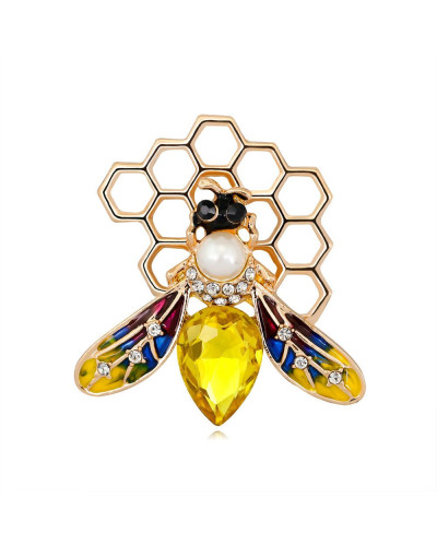 Брошка "Бджола на стільниках"