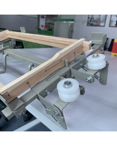 Пристрій для натягування дроту в рамках