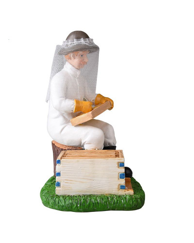 Статуетка-сувенір "Пасічник біля вулика"