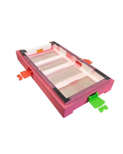 Нуклеусный пенополистирольный улей на 4 семьи BeeHome крашеный розовый