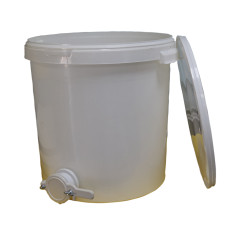 Відстійник поліпропіленовий 30л. з клапаном 2
