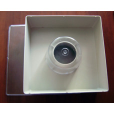 Годівниця для бджіл квадратна з одним стаканом 1,6л